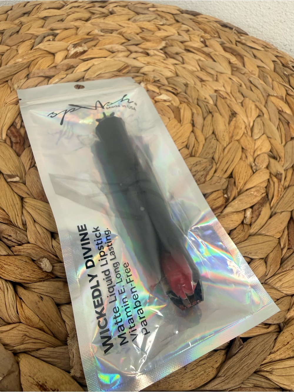 NWT LA Splash Lippie Wickedly Divine Liquid to Matte Lipstick Rose Pink Makeup